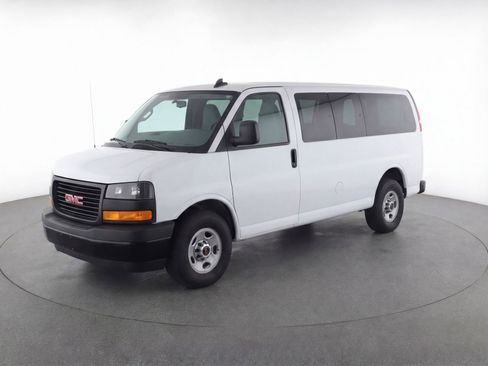 Used 2025 GMC Savana 3500 LT w/ LT Preferred Equipment Group image 3