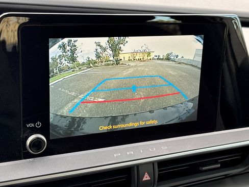 Used 2024 Toyota Prius LE image 22