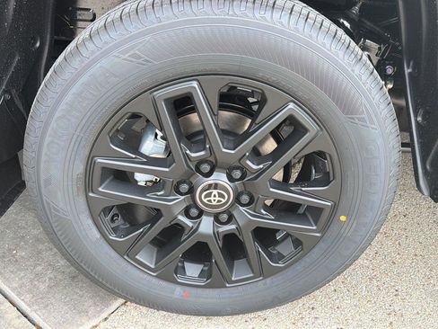 New 2026 Toyota Tundra Limited AWD/4WD image 9