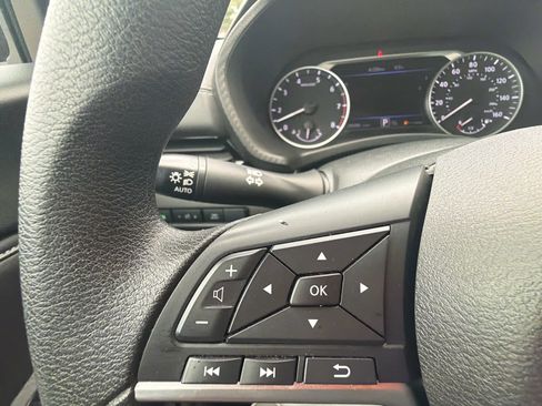 Used 2024 Nissan Sentra SV FWD image 22