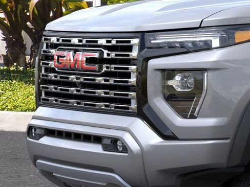 New 2026 GMC Canyon Denali image 13