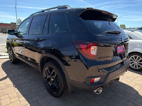 Used 2024 Honda Passport Black Edition image 3