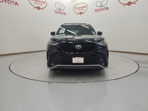 Used 2023 Toyota Highlander XSE image 4