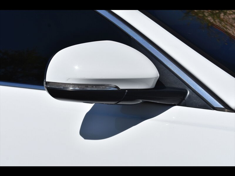 Used 2019 Jaguar XE Premium RWD image 52