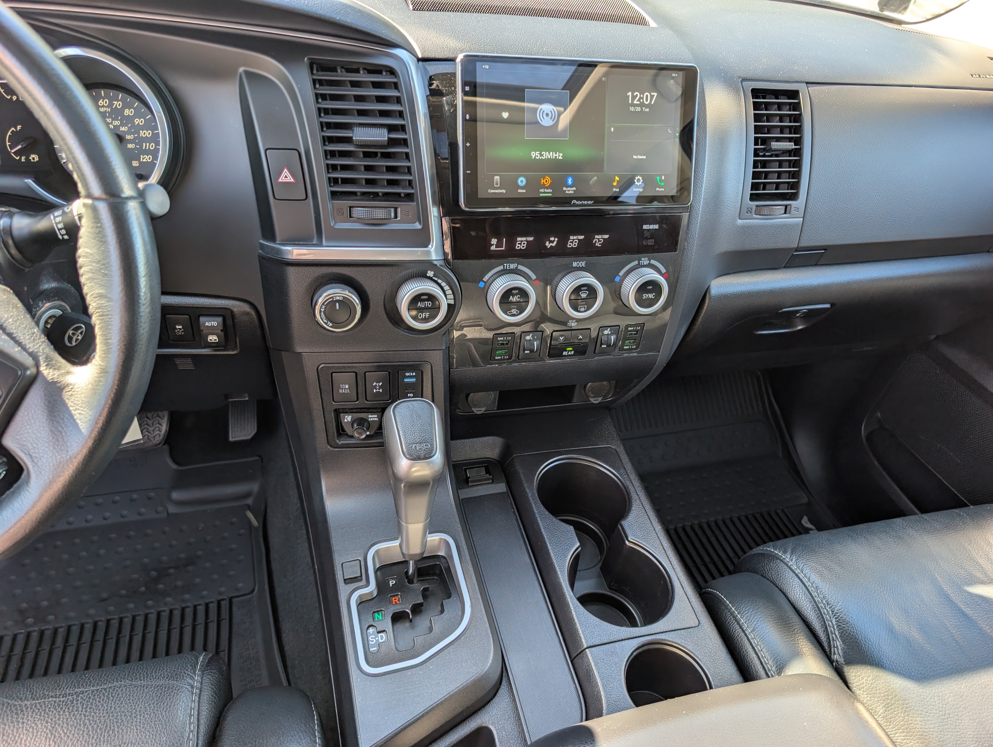 Used 2018 Toyota Sequoia TRD Sport AWD/4WD image 19