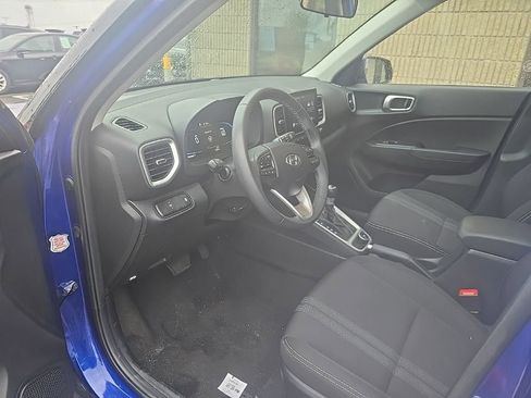 Used 2025 Hyundai Venue SEL FWD image 7