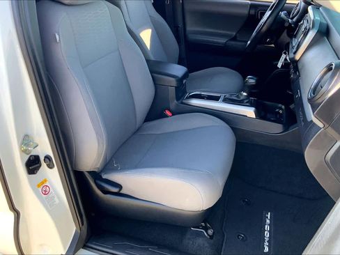 Used 2019 Toyota Tacoma SR5 image 8