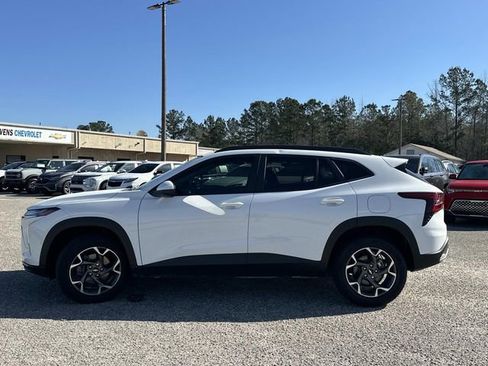Used 2024 Chevrolet Trax LT FWD image 14