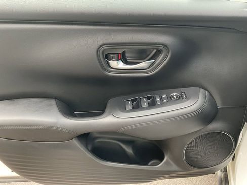 Used 2023 Honda HR-V LX image 11