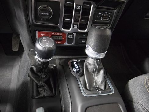 Used 2024 Jeep Wrangler Unlimited Sport AWD/4WD image 24