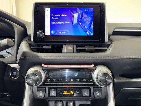 Certified 2025 Toyota RAV4 XLE AWD/4WD image 28