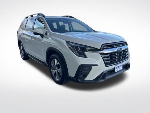 Used 2023 Subaru Ascent Premium image 8