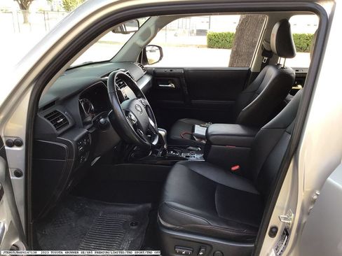 Used 2023 Toyota 4Runner TRD Off-Road Premium AWD/4WD image 8