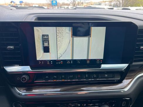 Used 2025 Chevrolet Silverado 1500 LT Trail Boss w/ Convenience Package II image 41