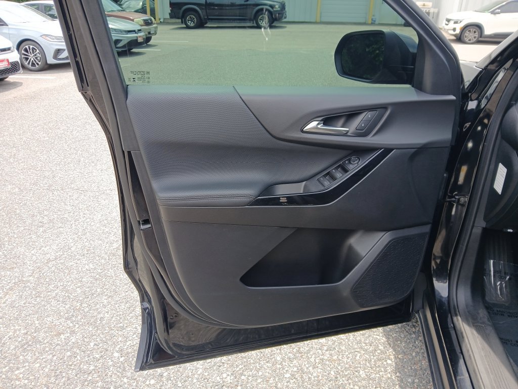 Used 2025 Chevrolet Equinox LT AWD/4WD image 12