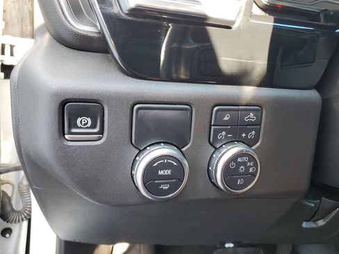 Used 2025 GMC Sierra 1500 SLT RWD image 30