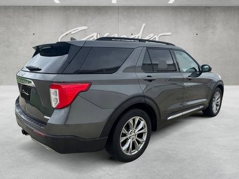 Used 2020 Ford Explorer XLT w/ Equipment Group 202A RWD image 16