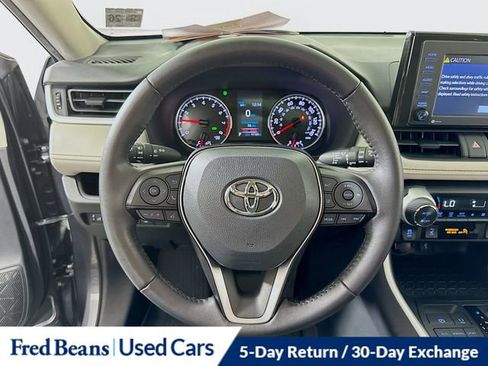 Used 2021 Toyota RAV4 XLE w/ Convenience Package AWD/4WD image 11