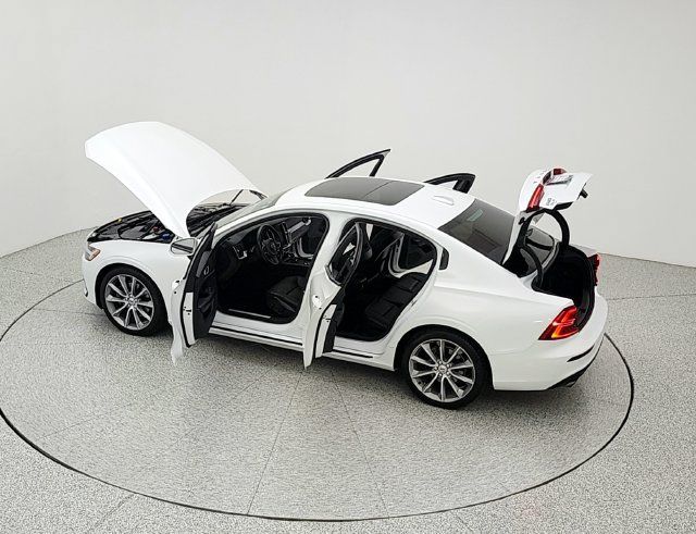 Used 2020 Volvo S60 T5 Momentum FWD image 24