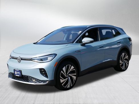 Certified 2025 Volkswagen ID.4 Pro S Plus AWD/4WD image 3