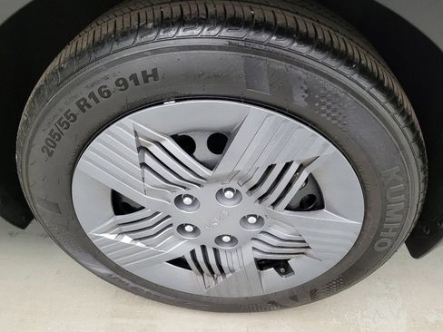 Used 2025 Kia K4 FWD image 31