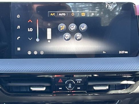 New 2026 Nissan Kicks SR FWD image 25