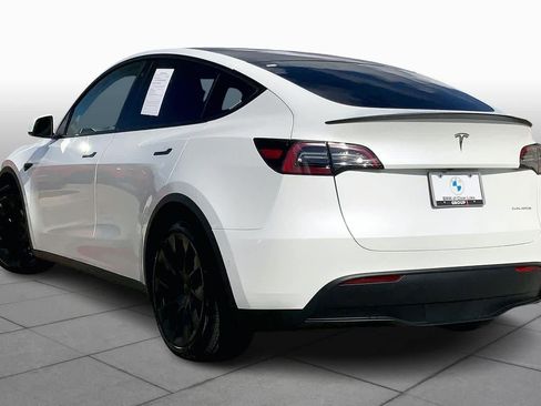 Used 2021 Tesla Model Y Long Range image 11