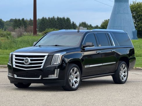 Used 2015 Cadillac Escalade ESV Premium AWD/4WD image 4