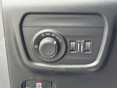 Used 2024 Jeep Grand Cherokee Altitude image 12