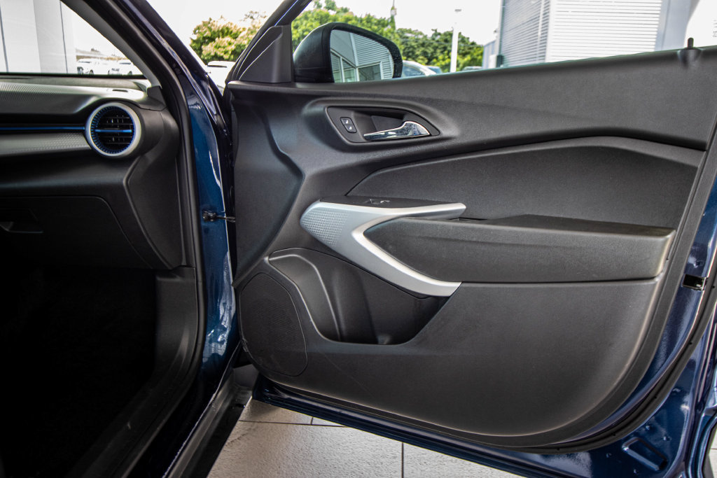 Used 2024 Chevrolet Trax LS FWD image 17