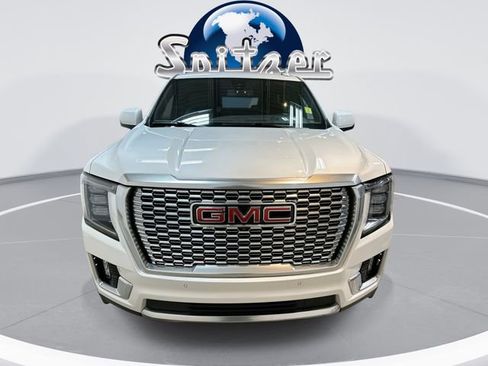 Used 2022 GMC Yukon Denali image 3
