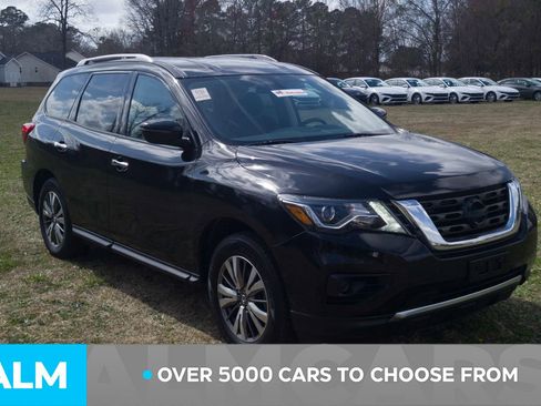 Used 2020 Nissan Pathfinder S image 2