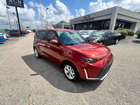 Used 2023 Kia Soul S FWD image 27