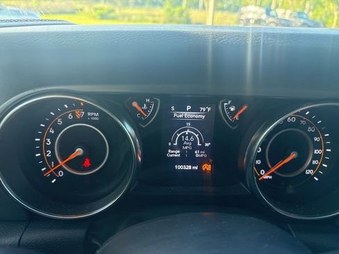 Used 2022 Jeep Gladiator Sport image 15