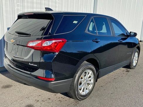 Used 2020 Chevrolet Equinox LS w/ LS Convenience Package image 4