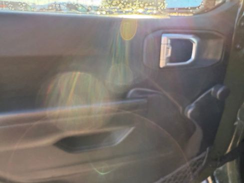 Used 2021 Jeep Wrangler Unlimited Sport image 18