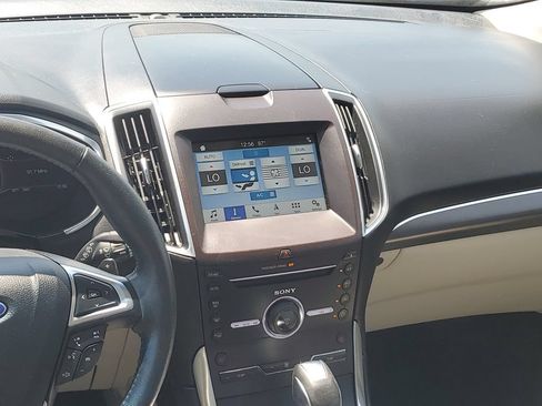 Used 2016 Ford Edge Titanium w/ Technology Package AWD/4WD image 30