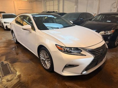 Used 2016 Lexus ES 350 w/ Luxury Package w/Wood Trim