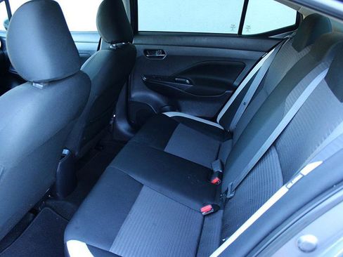 Used 2021 Nissan Versa SV image 14