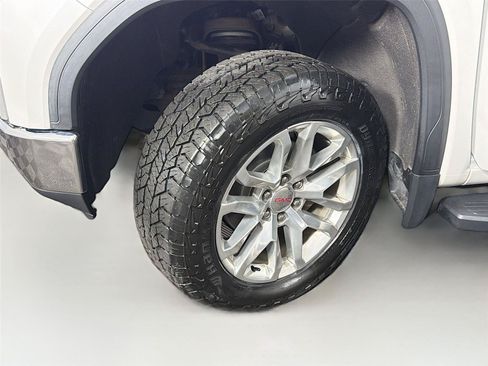 Used 2019 GMC Sierra 1500 SLT w/ SLT Premium Package AWD/4WD image 38
