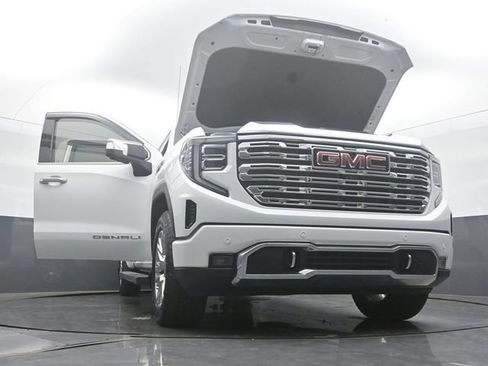 Used 2024 GMC Sierra 1500 Denali w/ Technology Package AWD/4WD image 60