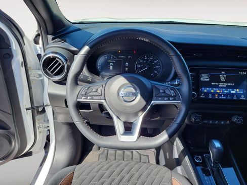 Used 2021 Nissan Kicks SR FWD image 13
