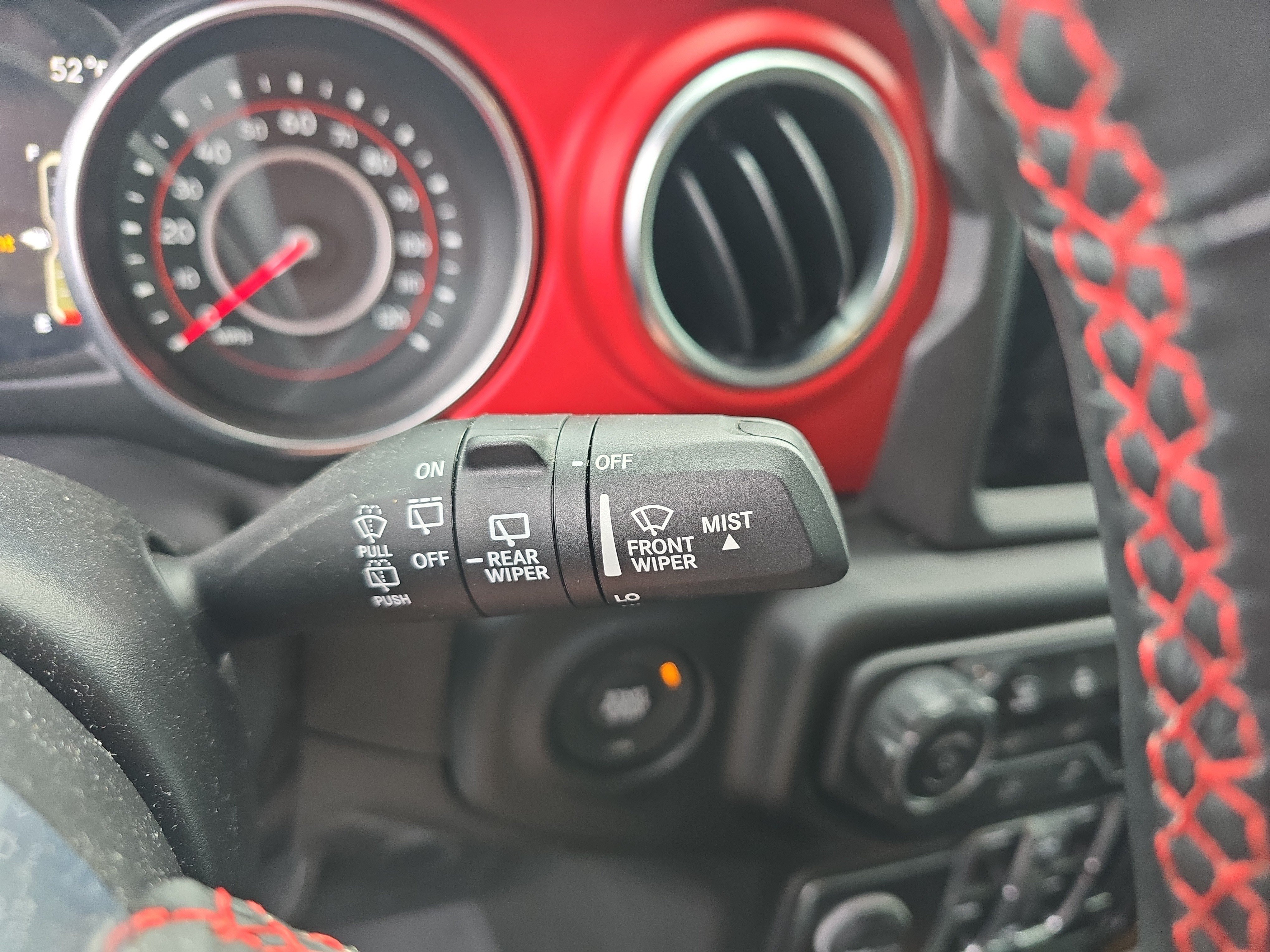 Used 2022 Jeep Wrangler Unlimited Rubicon w/ Xtreme Recon 35" Tire Package AWD/4WD image 26