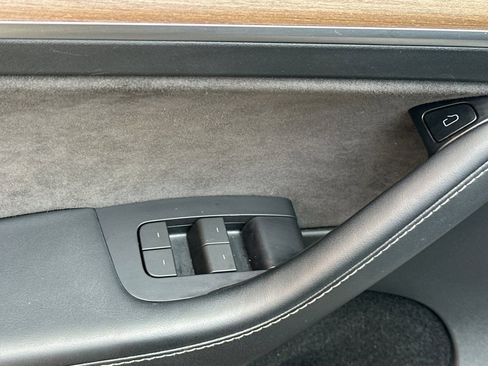 Used 2023 Tesla Model Y Long Range image 14