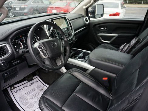 Used 2021 Nissan Titan SV w/ SV Convenience Package image 25