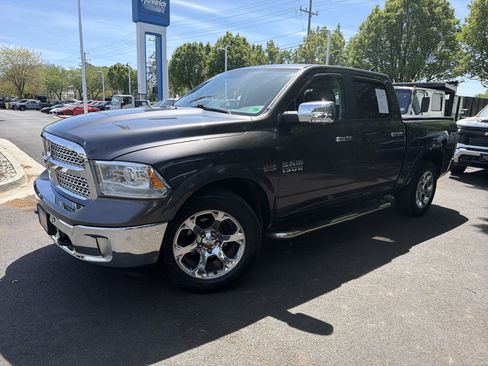 Used 2016 RAM 1500 Laramie w/ Convenience Group image 5