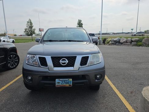 Used 2018 Nissan Frontier PRO-4X AWD/4WD image 2