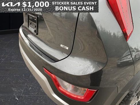 New 2025 Kia Niro LX image 32