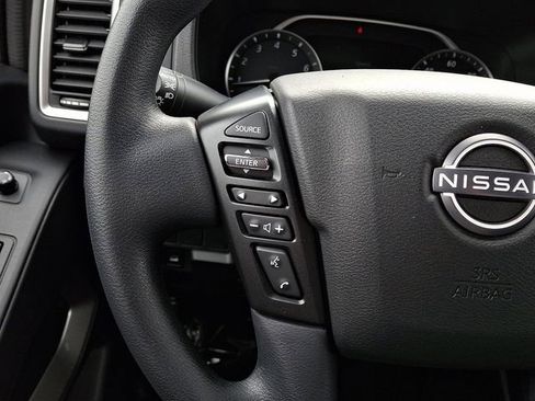 Used 2024 Nissan Frontier SV image 19