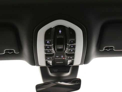 Certified 2025 Porsche Macan Turbo image 59